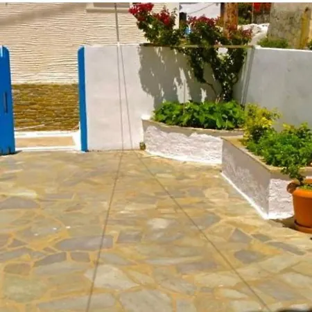 White & Blue Apartment Batsi  Exterior photo