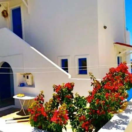 White & Blue Apartment Batsi  Exterior photo