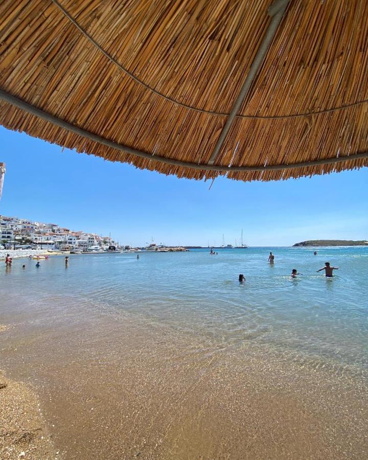 Apartment White & Blue Batsi (Andros)