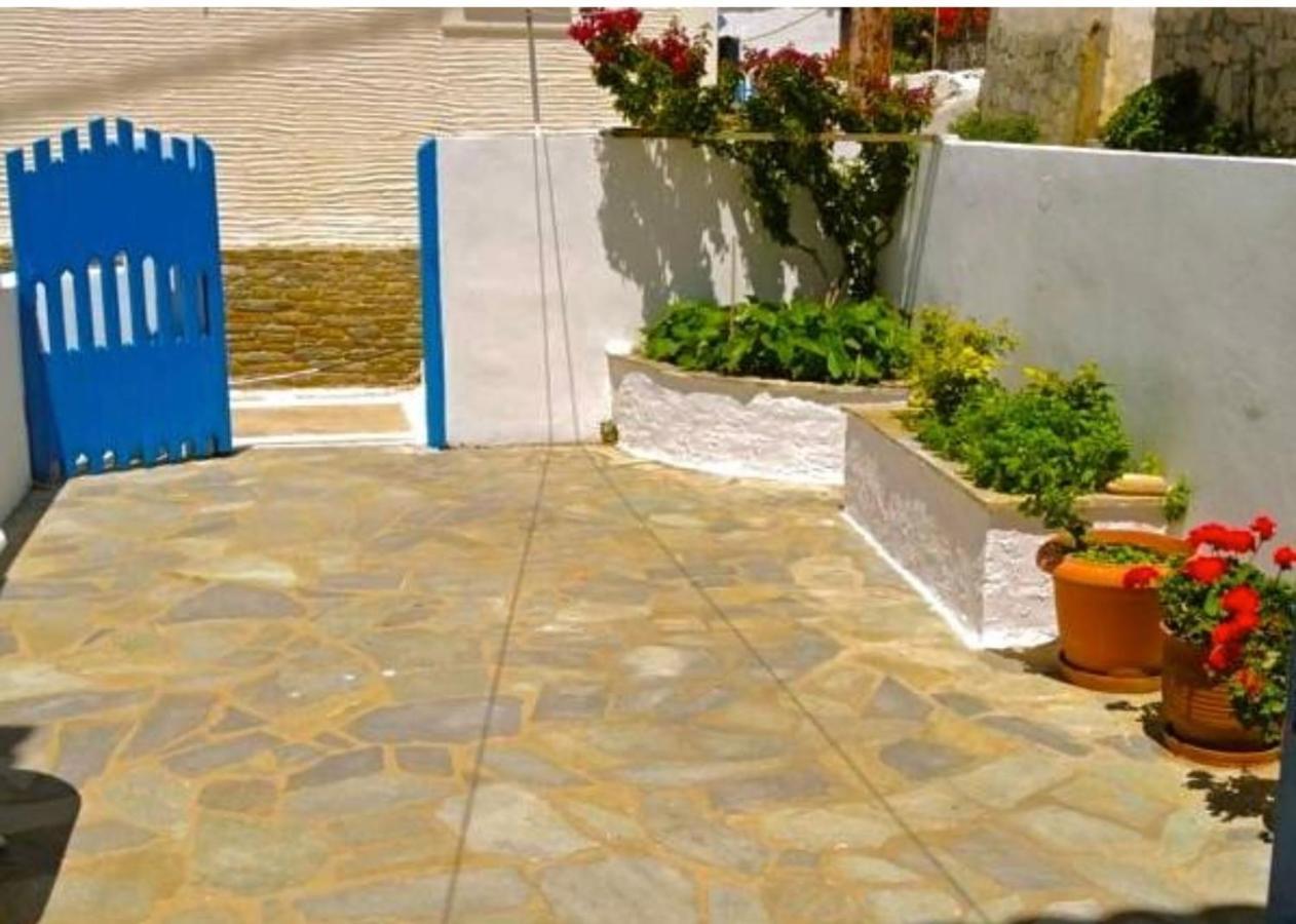 White & Blue Batsi (Andros)