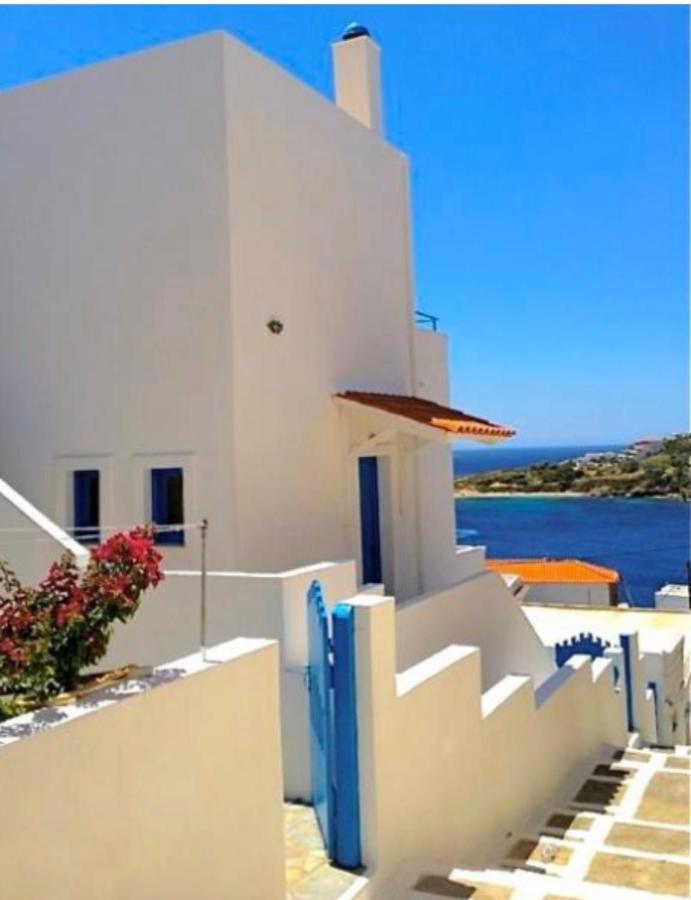 Apartment White & Blue Batsi (Andros)