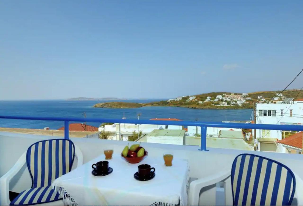 White & Blue Apartment *